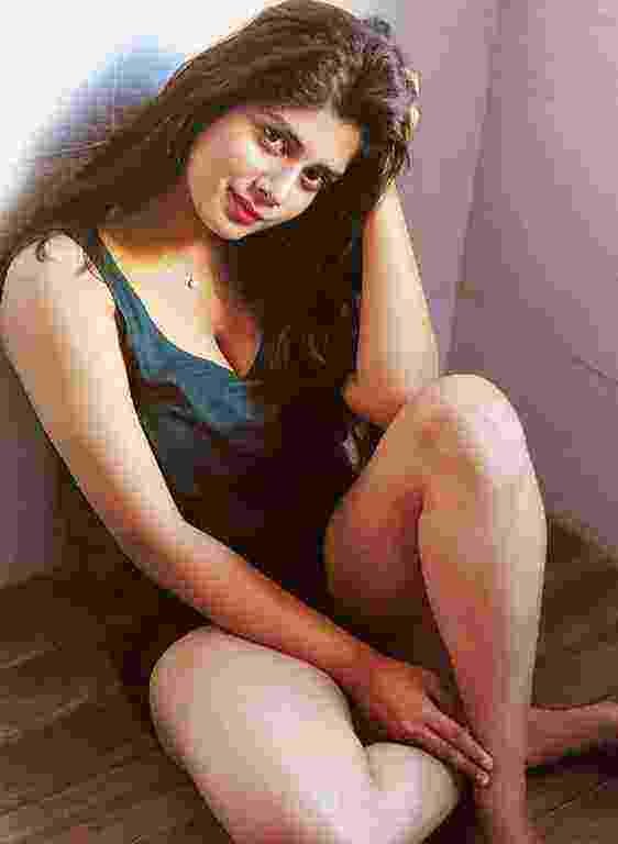 AISHA ESCORT IN GURGAON